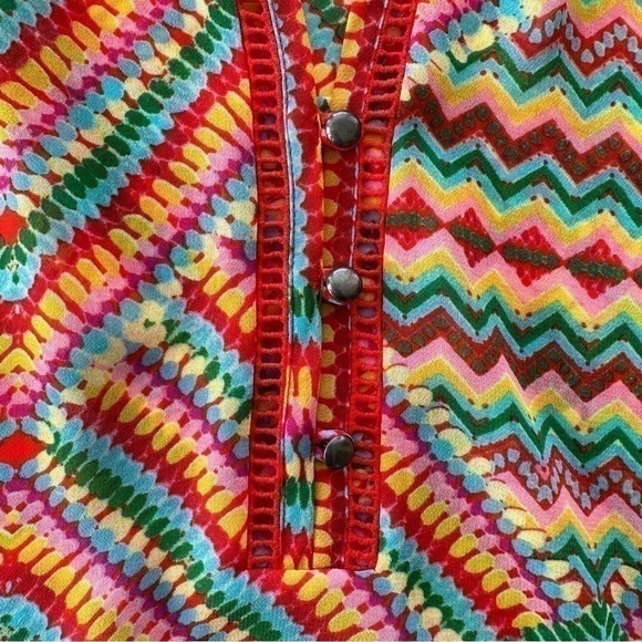 Coldwater Creek tank top  with v-neck, semi-sheer - Picture 5 of 11